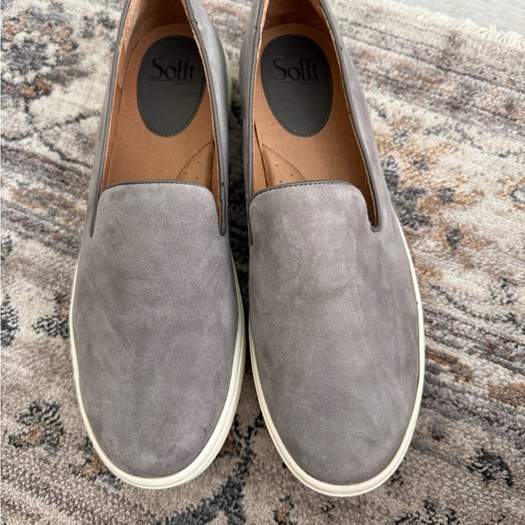 Sofft Women’s Gray Suede Slip-On Sneakers Comfort Cushioned Size 11 - Picture 1 of 4